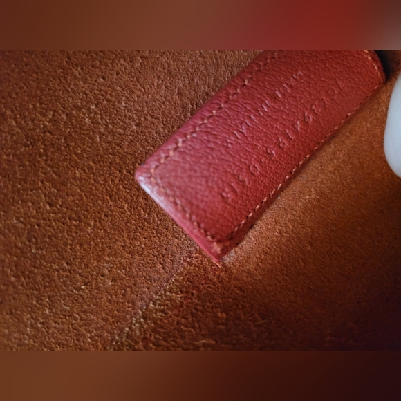 Saint Laurent Large Red Leather Tote with Pouch - Picture 6 of 16